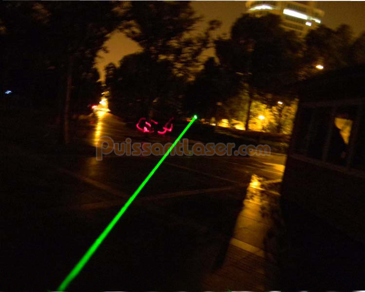 laser 300mw vert distance