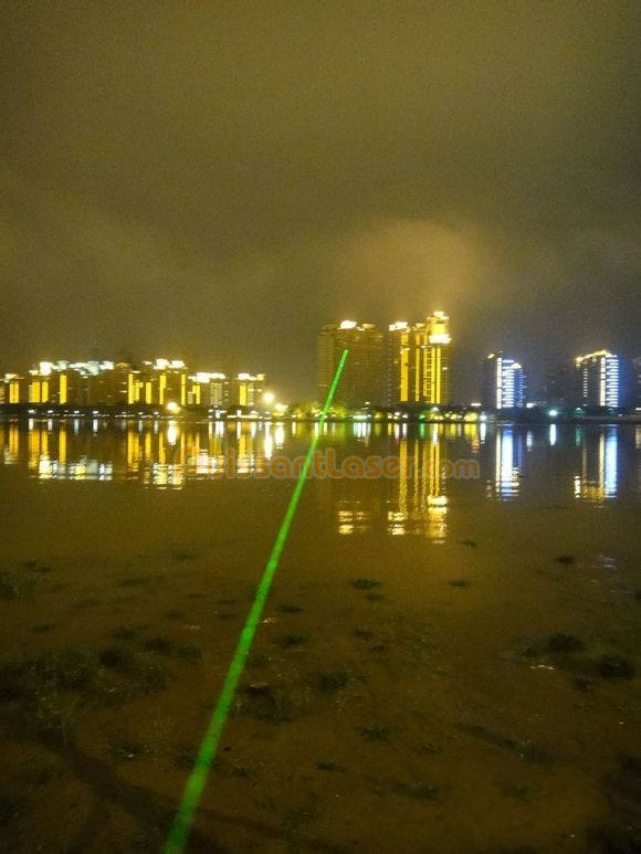 pointeur laser vert portée 300mw