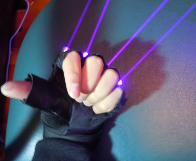 gants avec laser