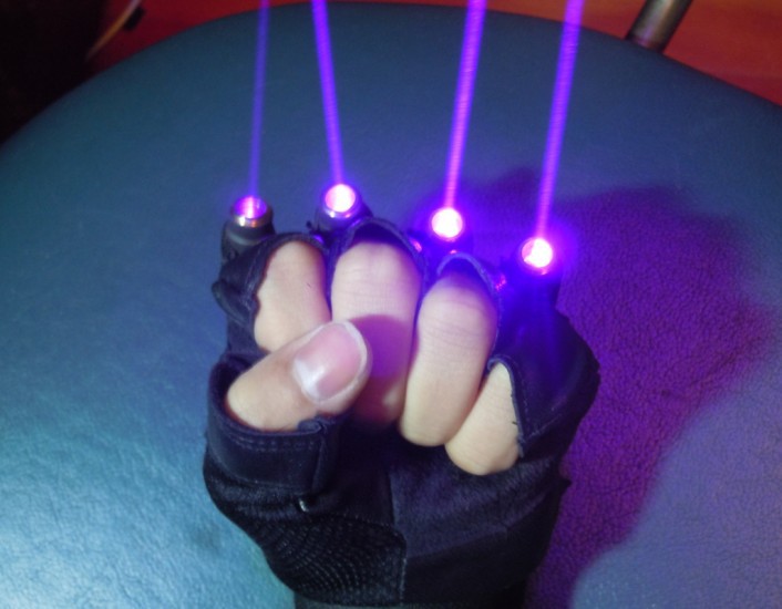 gants avec violet 